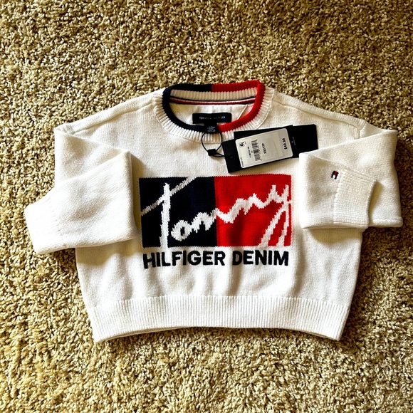 Sweater - Picture 1 of 2